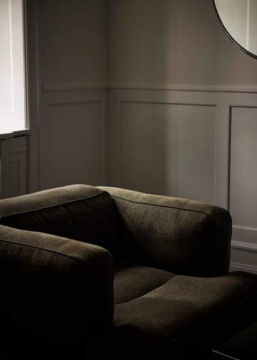 Inland AV21 fauteuil - Clay 0014-warm black - &Tradition